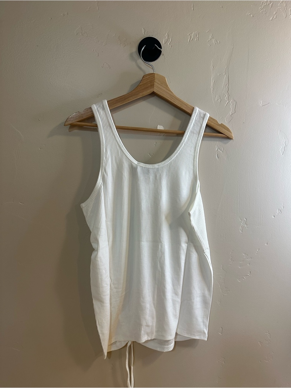 GSTQ Bright White Ruched Ribbed Tank Top Large NWT - Picture 4 of 4